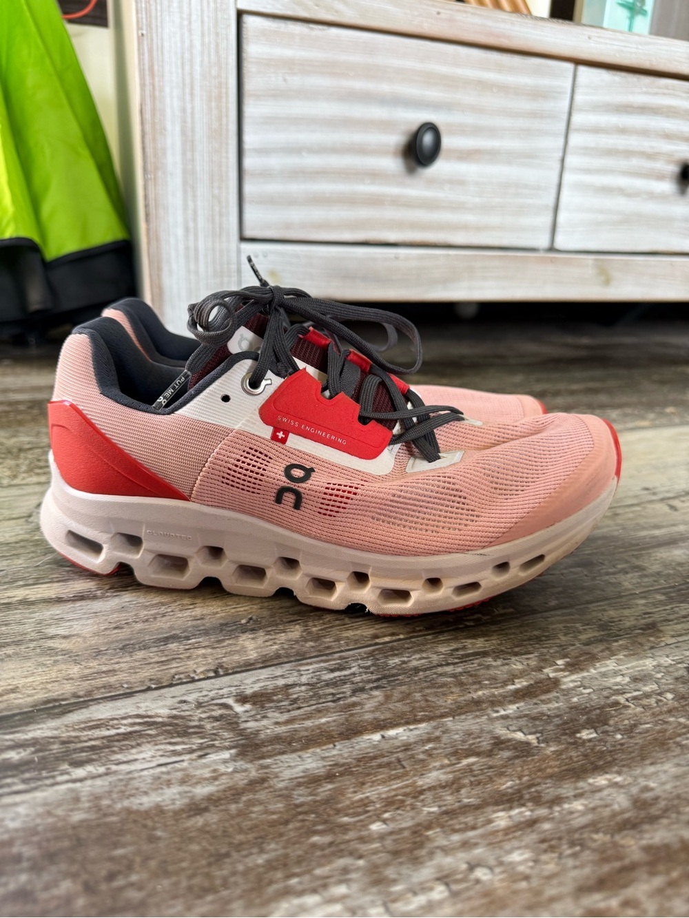 On Cloudstratus Rose/Red running shoes - W7